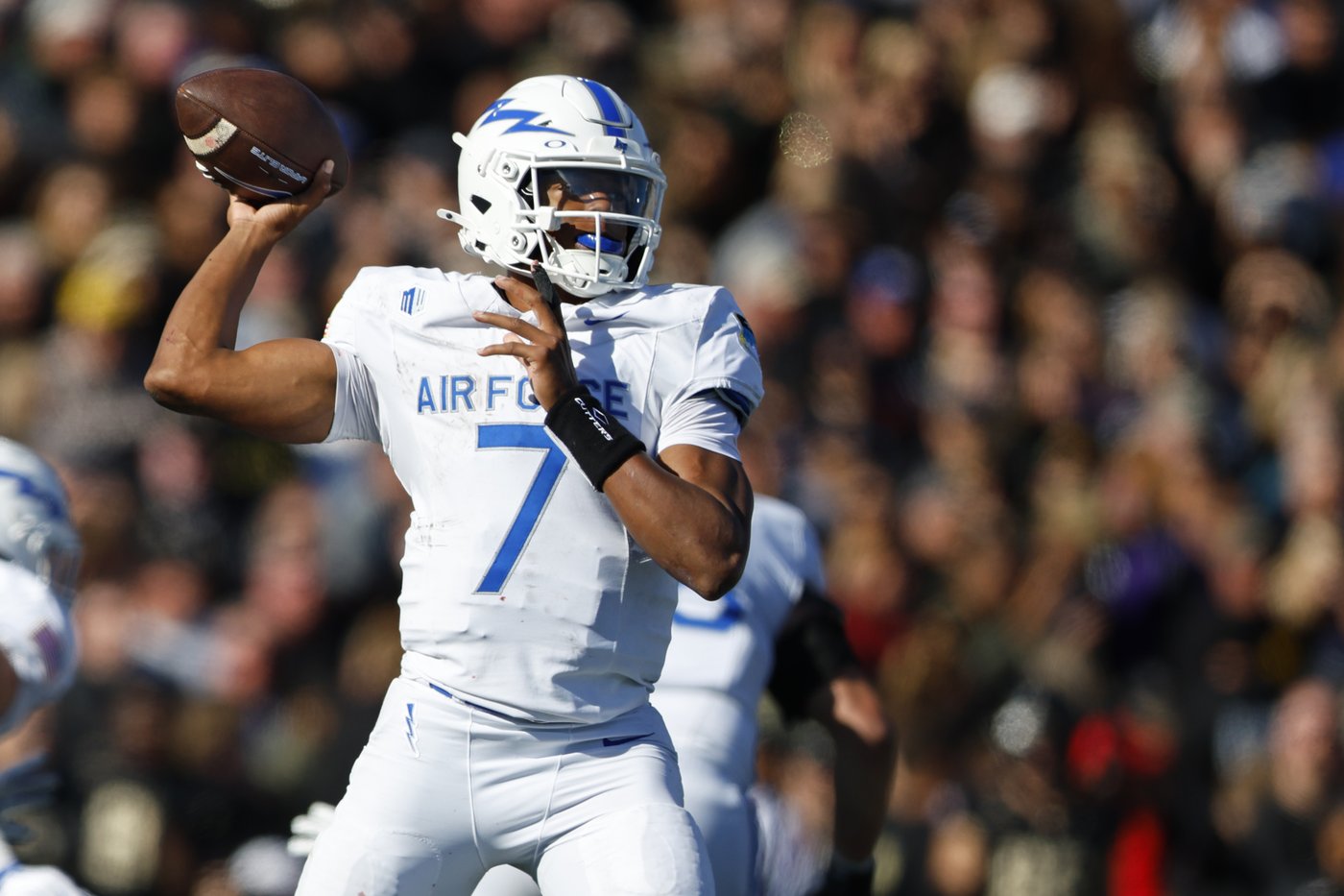 Kanye Udoh scores two touchdowns and leads No. 21 Army over Air Force 20-3 | iNFOnews.ca Kanye Udoh scores two touchdowns and leads No. 21 Army over Air Force 20-3 | iNFOnews.ca