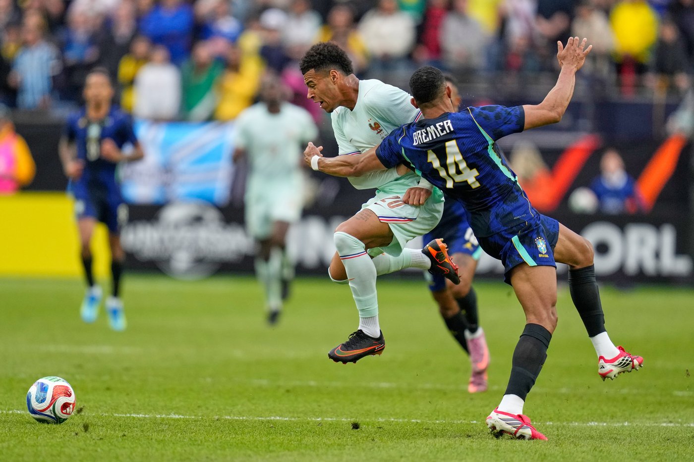 Kylian Mbappé shakes off knee injury and sparks France’s 2-1 World Cup tuneup win over Brazil | iNFOnews.ca Kylian Mbappé shakes off knee injury and sparks France’s 2-1 World Cup tuneup win over Brazil | iNFOnews.ca