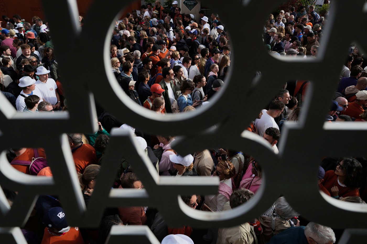 PHOTO COLLECTION: French Open Tennis Spectators | iNFOnews.ca