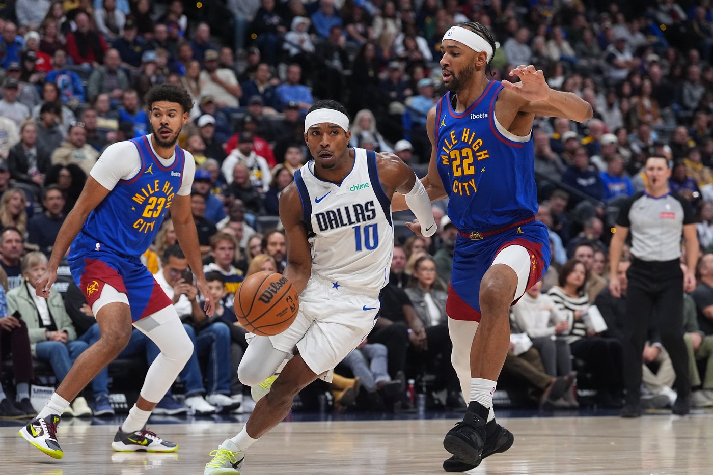 Anthony Davis has 32 points as Mavericks beat Nuggets 131-121 | iNFOnews.ca