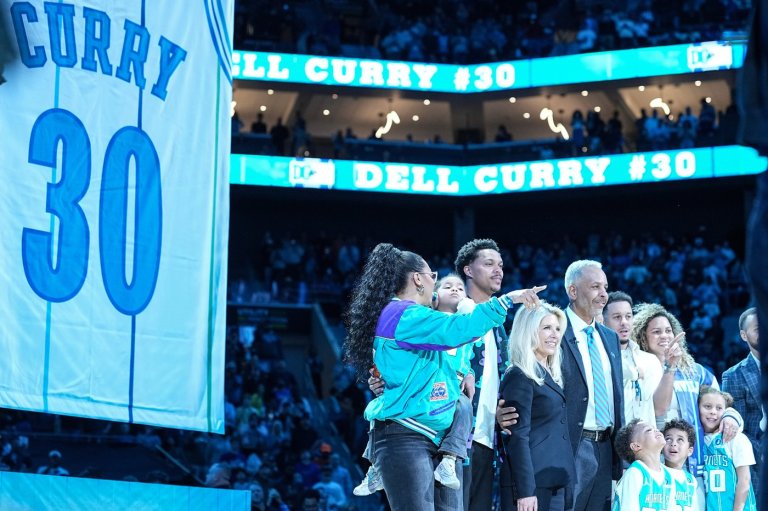 A deserved tribute for Dell Curry, who has his No. 30 jersey raised to the Charlotte rafters | iNFOnews.ca