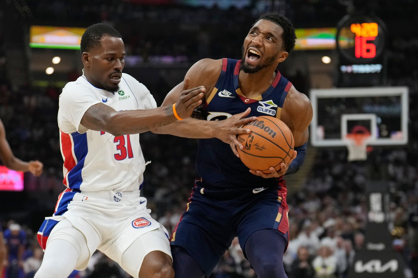 From 4 points to tying a playoff record with a 39-point half, Donovan Mitchell flips Game 4 for Cavs | iNFOnews.ca From 4 points to tying a playoff record with a 39-point half, Donovan Mitchell flips Game 4 for Cavs | iNFOnews.ca