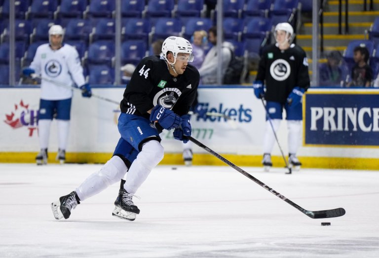 Canucks acquire Thompson from Sharks, send Woo to San Jose in swap of defencemen | iNFOnews.ca