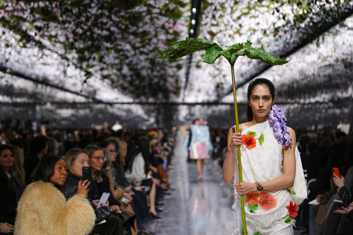 Couture and Lauren Sánchez are everywhere in Paris as Dior and Schiaparelli mix wonder and wit | iNFOnews.ca
