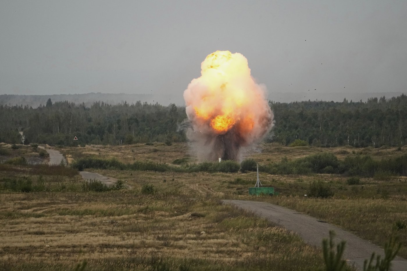 Russia shows off conventional and nuclear military might in drills - and raises tensions with NATO | iNFOnews.ca Russia shows off conventional and nuclear military might in drills - and raises tensions with NATO | iNFOnews.ca