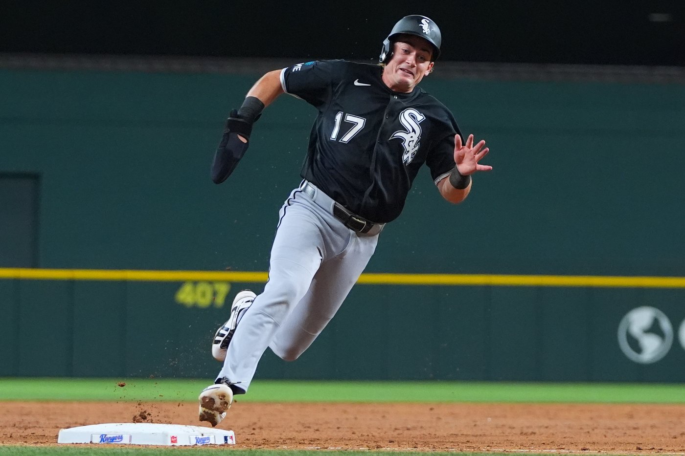 Benintendi's 3-run double chases deGrom, helps White Sox to 10-3 win over Rangers | iNFOnews.ca Benintendi's 3-run double chases deGrom, helps White Sox to 10-3 win over Rangers | iNFOnews.ca