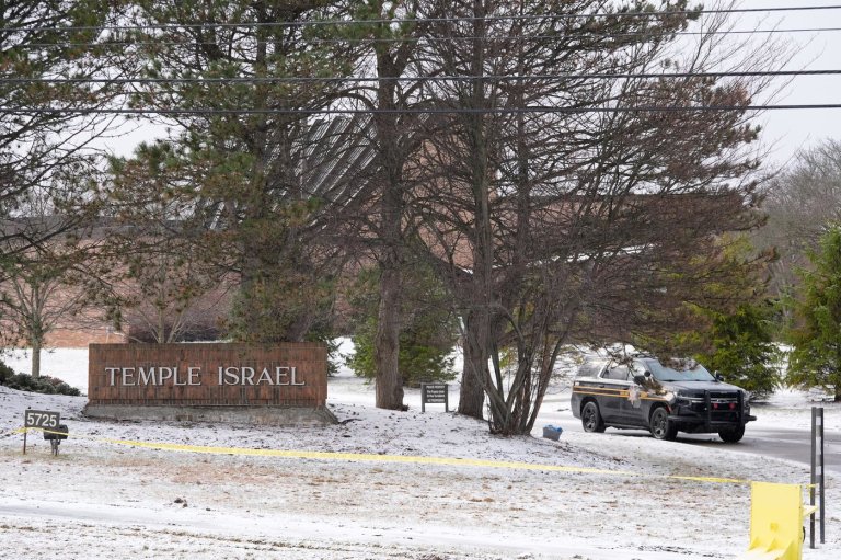 Man who attacked a Michigan synagogue was suicidal, ex-wife told police in 911 call | iNFOnews.ca