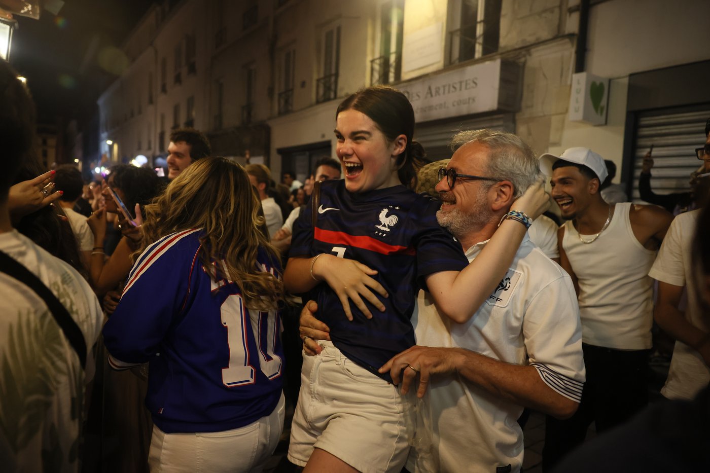 Soccer fans around the world watch the World Cup, in photos | iNFOnews.ca