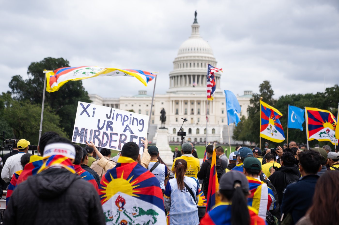 Protesters of Xi's policies push for change in earshot of White House visit with Trump | iNFOnews.ca