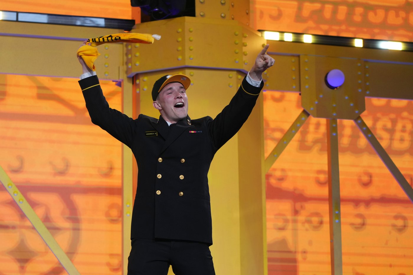 The NFL draft's trip to Pittsburgh ends with record crowds and a late emotional jolt | iNFOnews.ca The NFL draft's trip to Pittsburgh ends with record crowds and a late emotional jolt | iNFOnews.ca