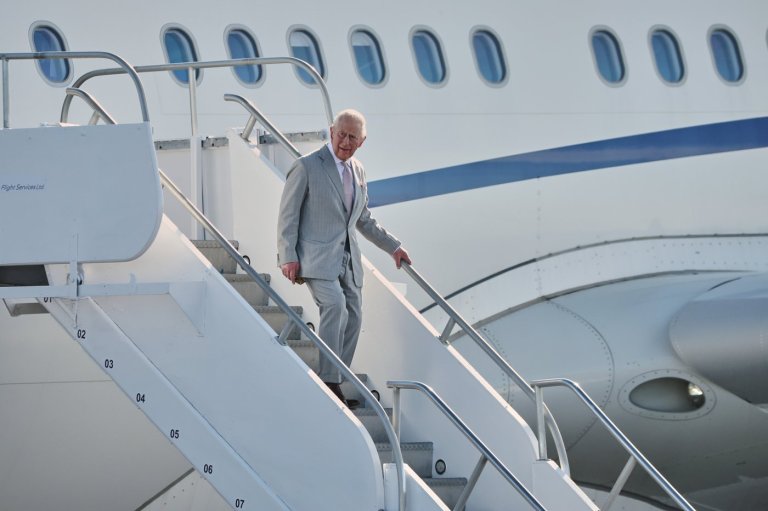 King Charles III arrives in Bahamas for official Caribbean trip as slavery reparation demands grow | iNFOnews.ca