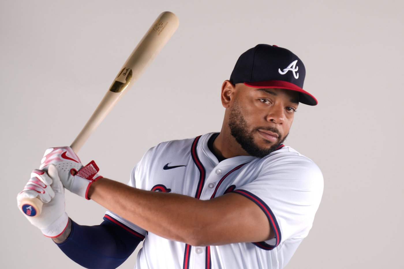 Kyle Farmer and Dominic Smith make Atlanta Braves roster and sign big league contracts | iNFOnews.ca