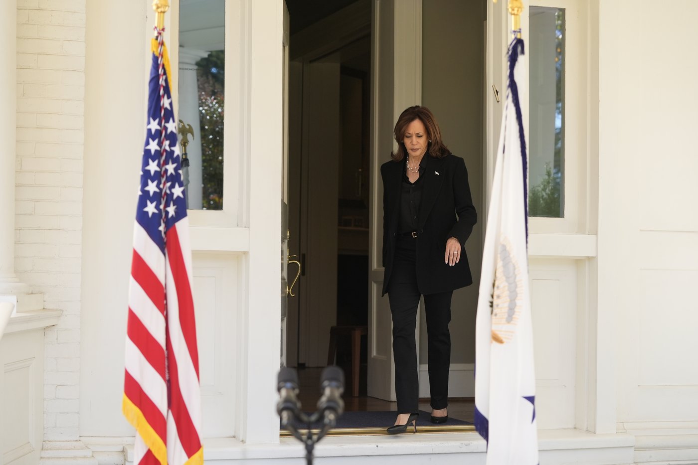 Harris says Trump 'is a fascist' after his ex-chief of staff says he wanted generals like Hitler's | iNFOnews.ca Harris says Trump 'is a fascist' after his ex-chief of staff says he wanted generals like Hitler's | iNFOnews.ca