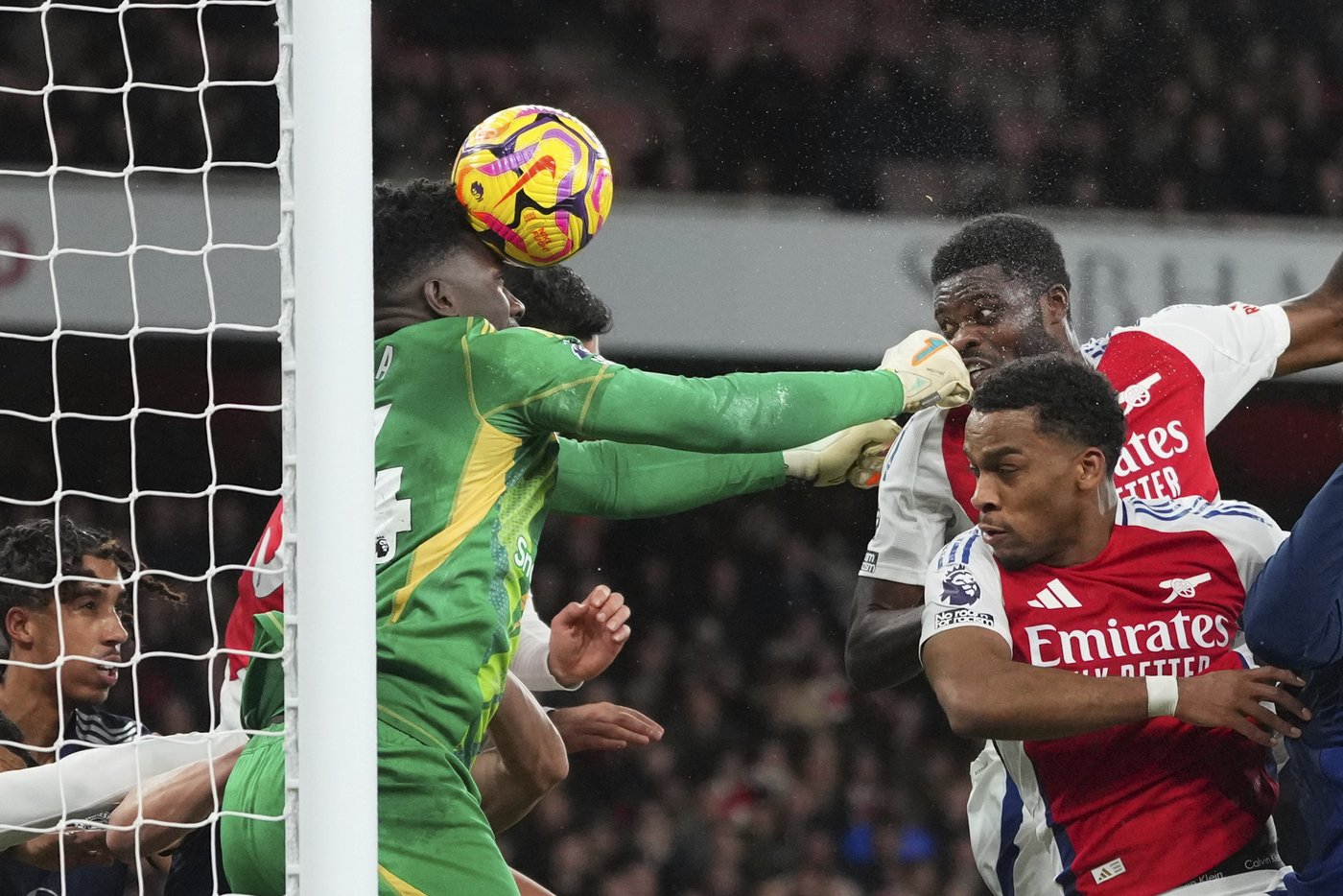 Liverpool's lead cut in Premier League and Man City ends slump. Chelsea and Arsenal win | iNFOnews.ca Liverpool's lead cut in Premier League and Man City ends slump. Chelsea and Arsenal win | iNFOnews.ca