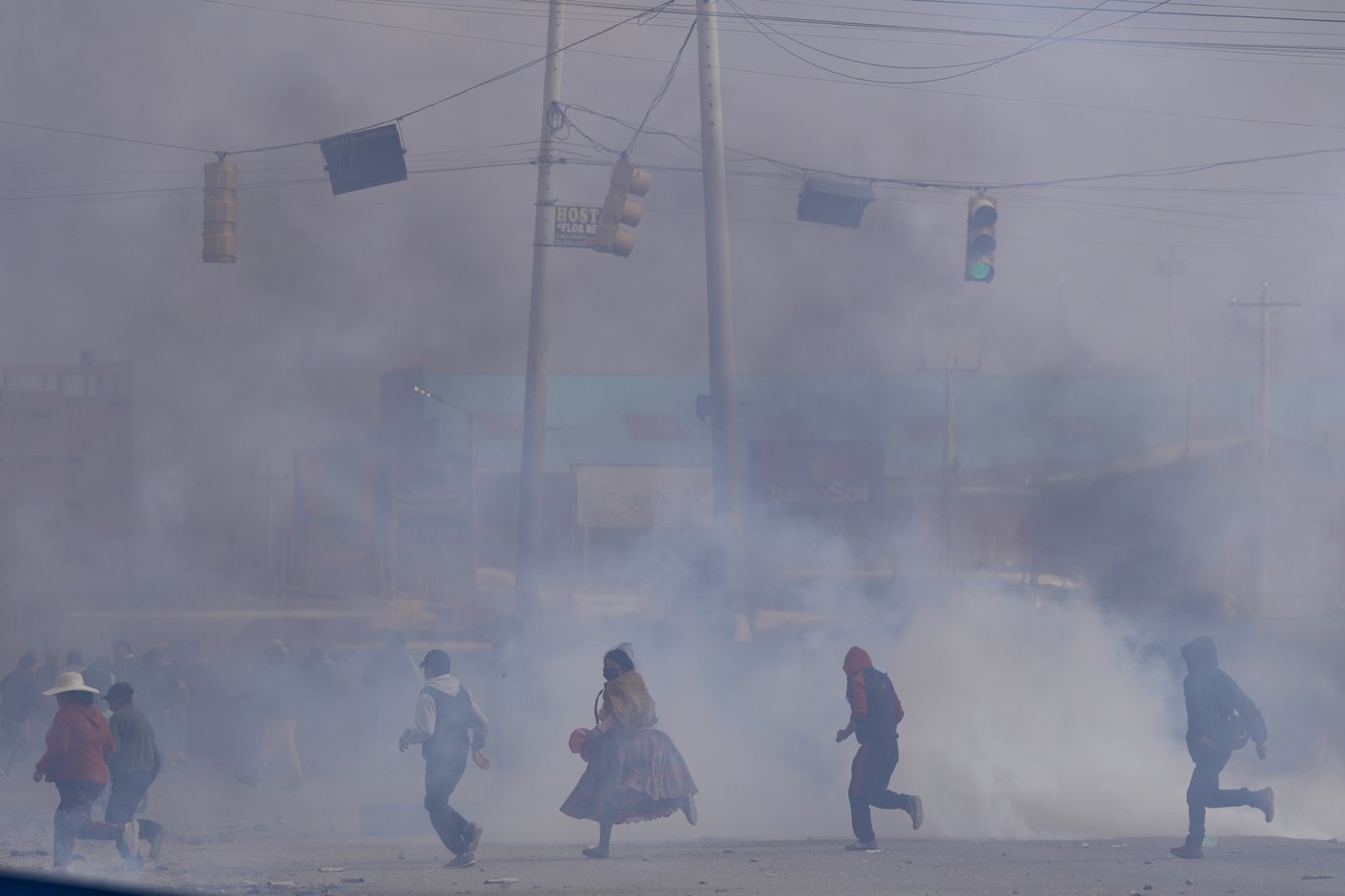 Rival protesters clash in Bolivia as ex-President Evo Morales leads a march to the capital | iNFOnews.ca Rival protesters clash in Bolivia as ex-President Evo Morales leads a march to the capital | iNFOnews.ca