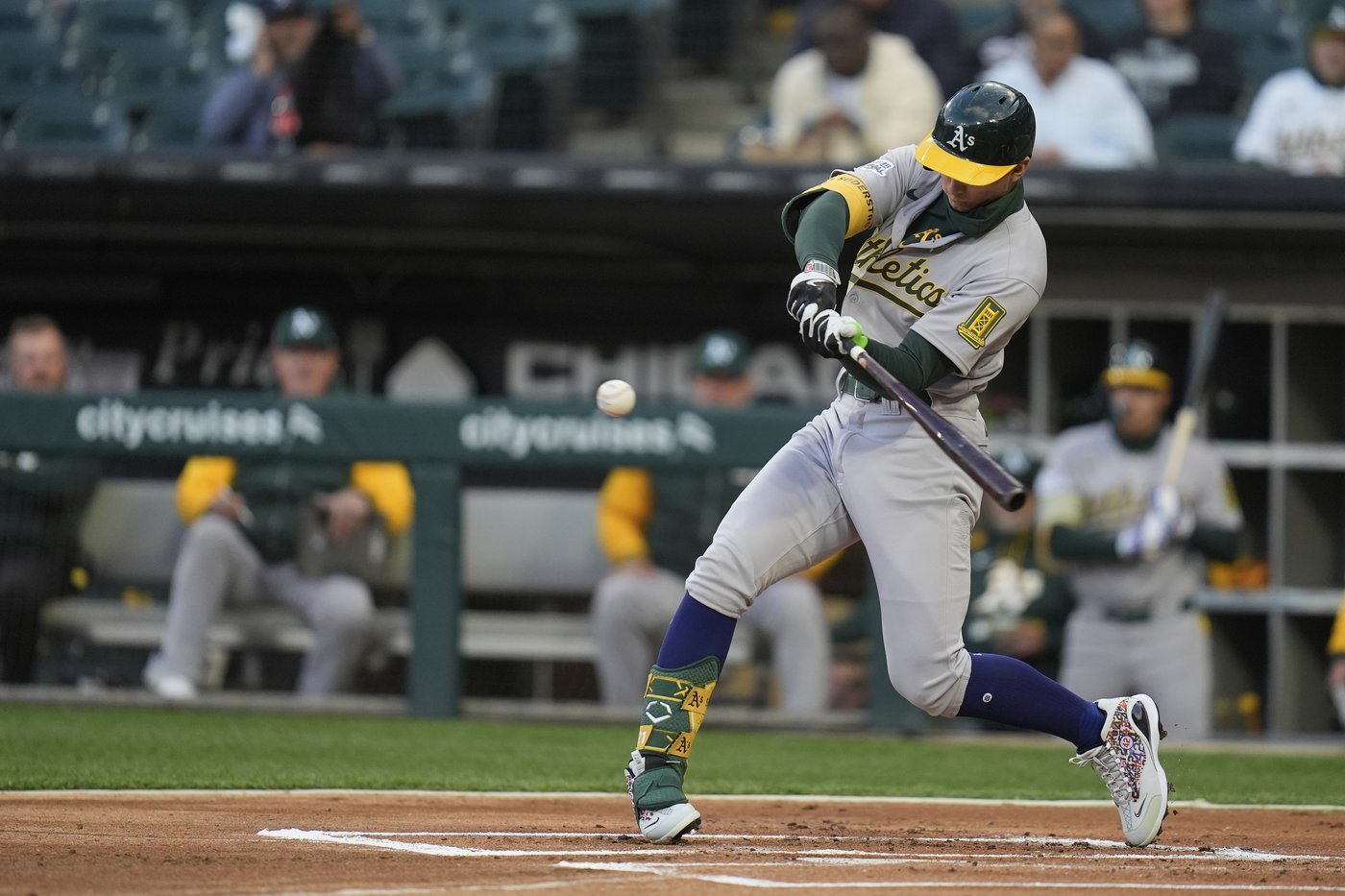 Tyler Soderstrom hits a pair of 3-run home runs and the Athletics beat the White Sox 12-3 | iNFOnews.ca