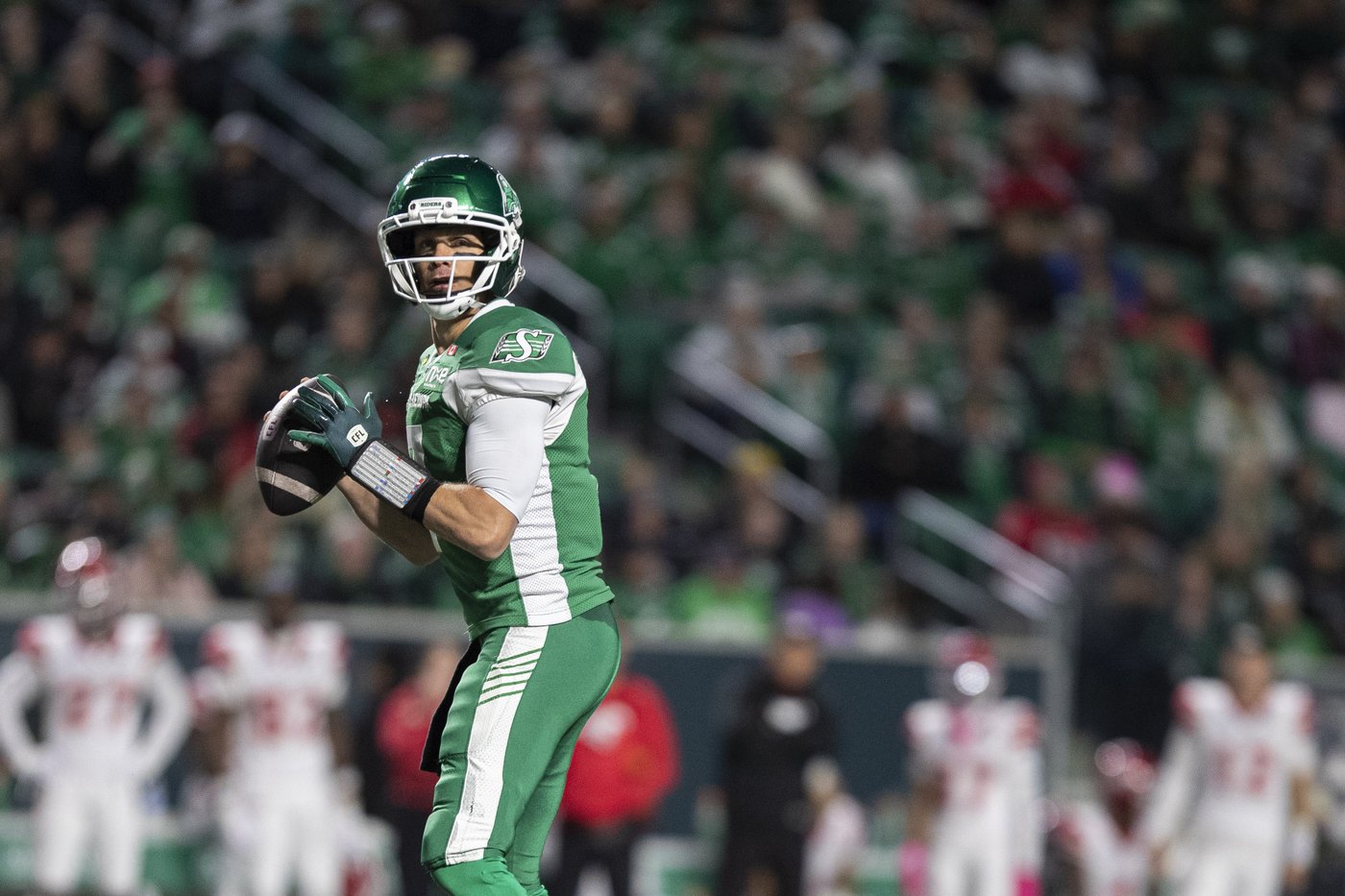 Stampeders continue playoff pursuit with third straight win, beat Roughriders 37-31 | iNFOnews.ca