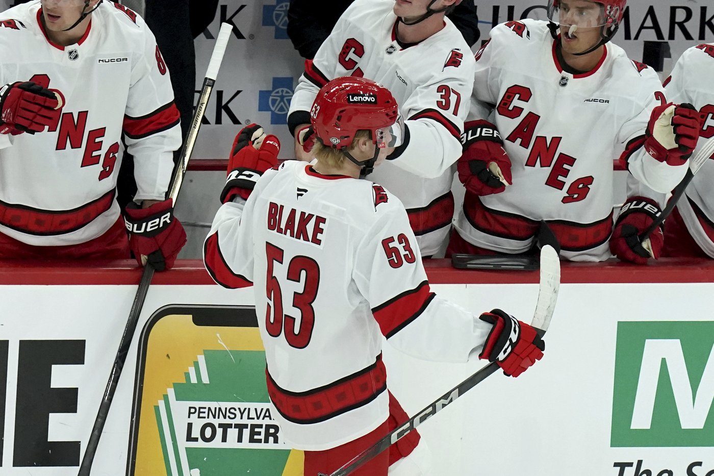 Martin Necas has goal and assist as Hurricanes cruise to 4-1 win over Penguins | iNFOnews.ca