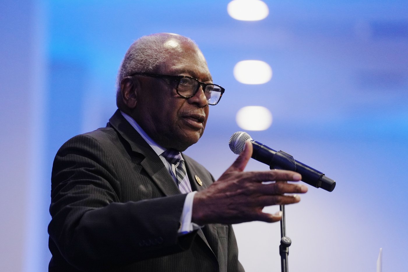 Tuesday's takeaways: Platner's big night, Clyburn carries on and Trump's support gets mixed results | iNFOnews.ca