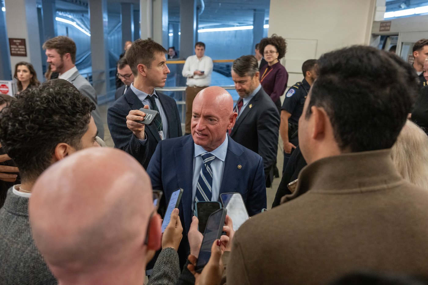 Sen. Mark Kelly calls Pentagon investigation into his remarks a move to chill military dissent | iNFOnews.ca Sen. Mark Kelly calls Pentagon investigation into his remarks a move to chill military dissent | iNFOnews.ca