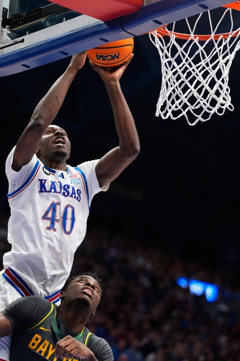 Darryn Peterson scores 26 and Flory Bidunga adds a double-double as Kansas tops Baylor 80-62 | iNFOnews.ca