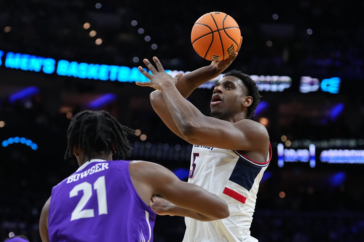 Tarris Reed Jr. has 31 points and 27 rebounds as No. 2 UConn beats Furman 82-71 in NCAA Tournament | iNFOnews.ca