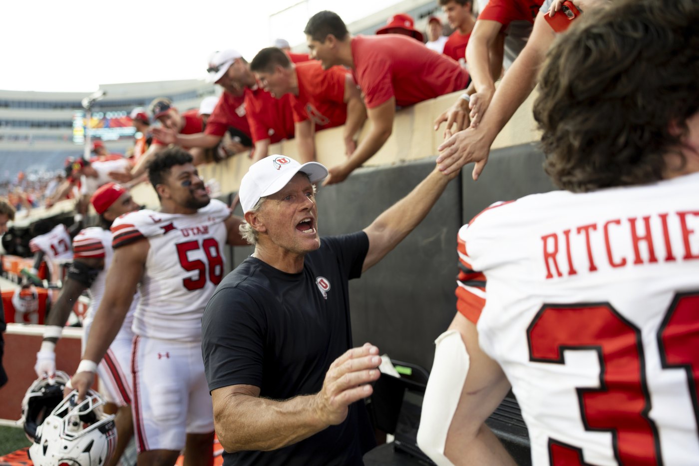 Bernard runs for 182 yards and No. 12 Utah wins Big 12 debut, beating No. 14 Oklahoma State 22-19 | iNFOnews.ca