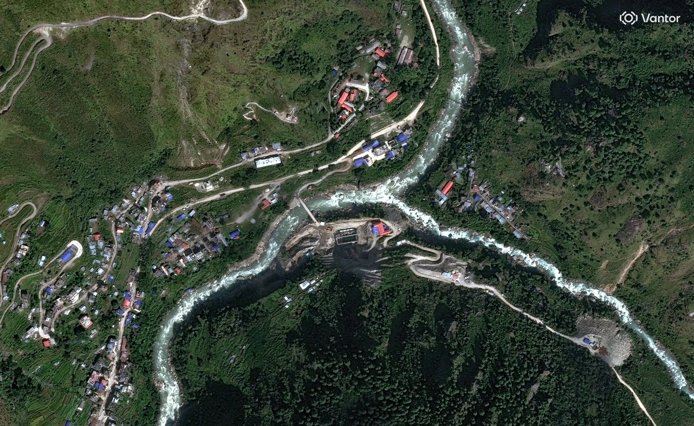 Rescuers retrieve flood survivors caked in mud as death toll in Nepal-China border disaster climbs | iNFOnews.ca