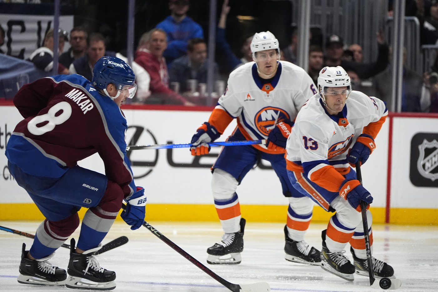 Nelson's 2 goals lifts Islanders to 6-2 win over Avalanche in Patrick Roy's return to Colorado | iNFOnews.ca