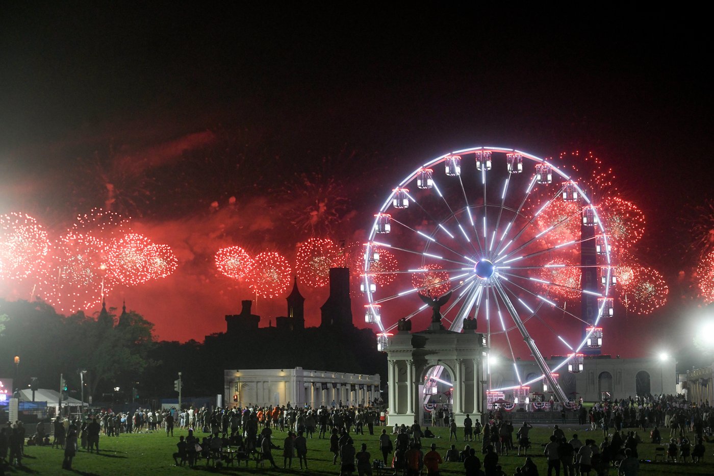 Despite stormy weather, America marks 250 years of independence, in photos | iNFOnews.ca