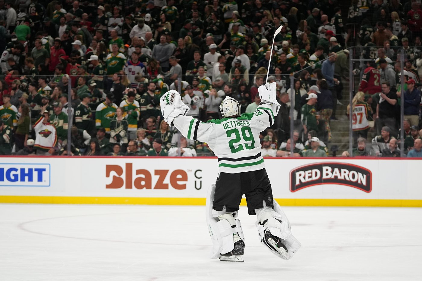 Wyatt Johnston's double-OT deflection gives Stars 4-3 win over Wild in Game 3 | iNFOnews.ca Wyatt Johnston's double-OT deflection gives Stars 4-3 win over Wild in Game 3 | iNFOnews.ca