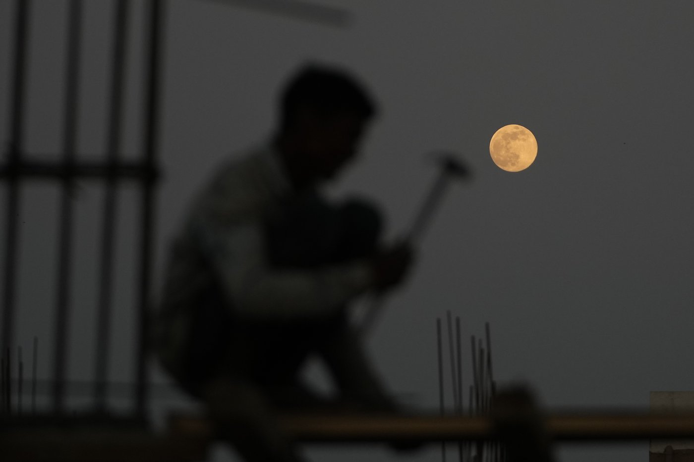 Photos show the last supermoon of the year shining in December skies | iNFOnews.ca