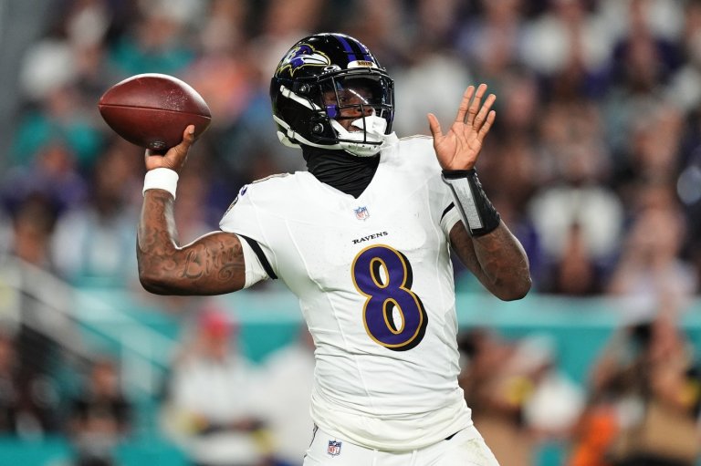Lamar Jackson torches Miami with 4 TD passes in return from injury and Ravens rout Dolphins 28-6 | iNFOnews.ca Lamar Jackson torches Miami with 4 TD passes in return from injury and Ravens rout Dolphins 28-6 | iNFOnews.ca