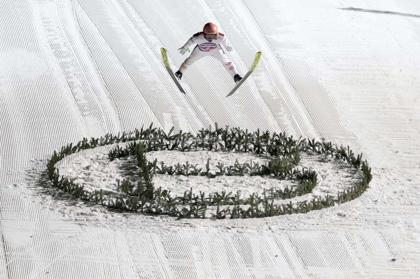 Tschofenig takes Four Hills ski jumping title after veteran teammate Kraft short on final leap | iNFOnews.ca