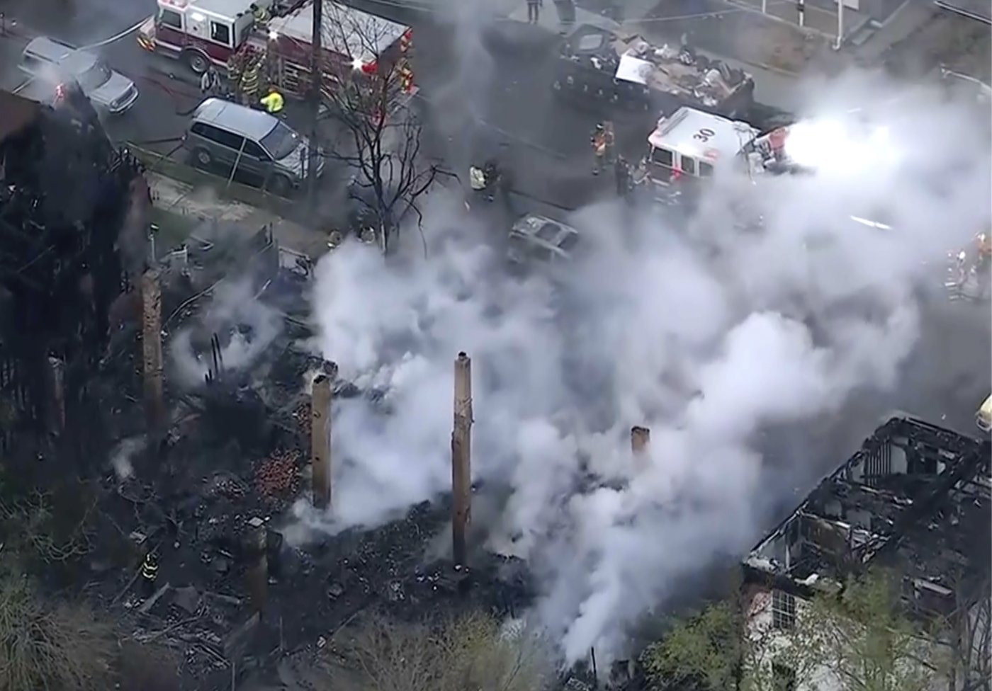 Fire that swept through New Jersey neighborhood, killing 2 girls, apparently started in their home | iNFOnews.ca Fire that swept through New Jersey neighborhood, killing 2 girls, apparently started in their home | iNFOnews.ca