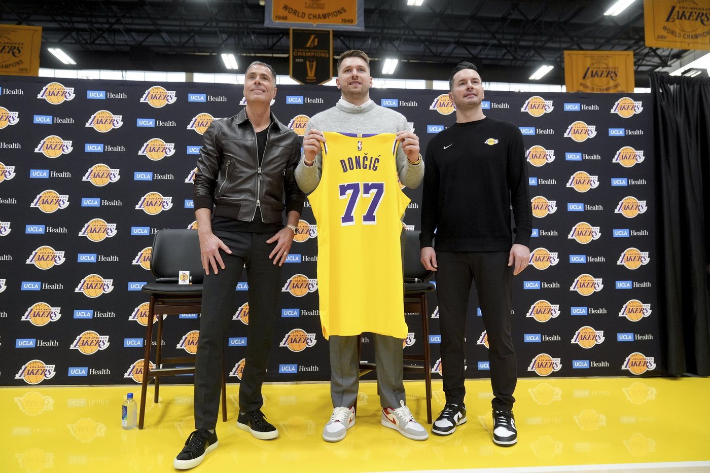 When will Luka Doncic debut with the Lakers? Soon, but not before his calf strain is totally healed | iNFOnews.ca When will Luka Doncic debut with the Lakers? Soon, but not before his calf strain is totally healed | iNFOnews.ca