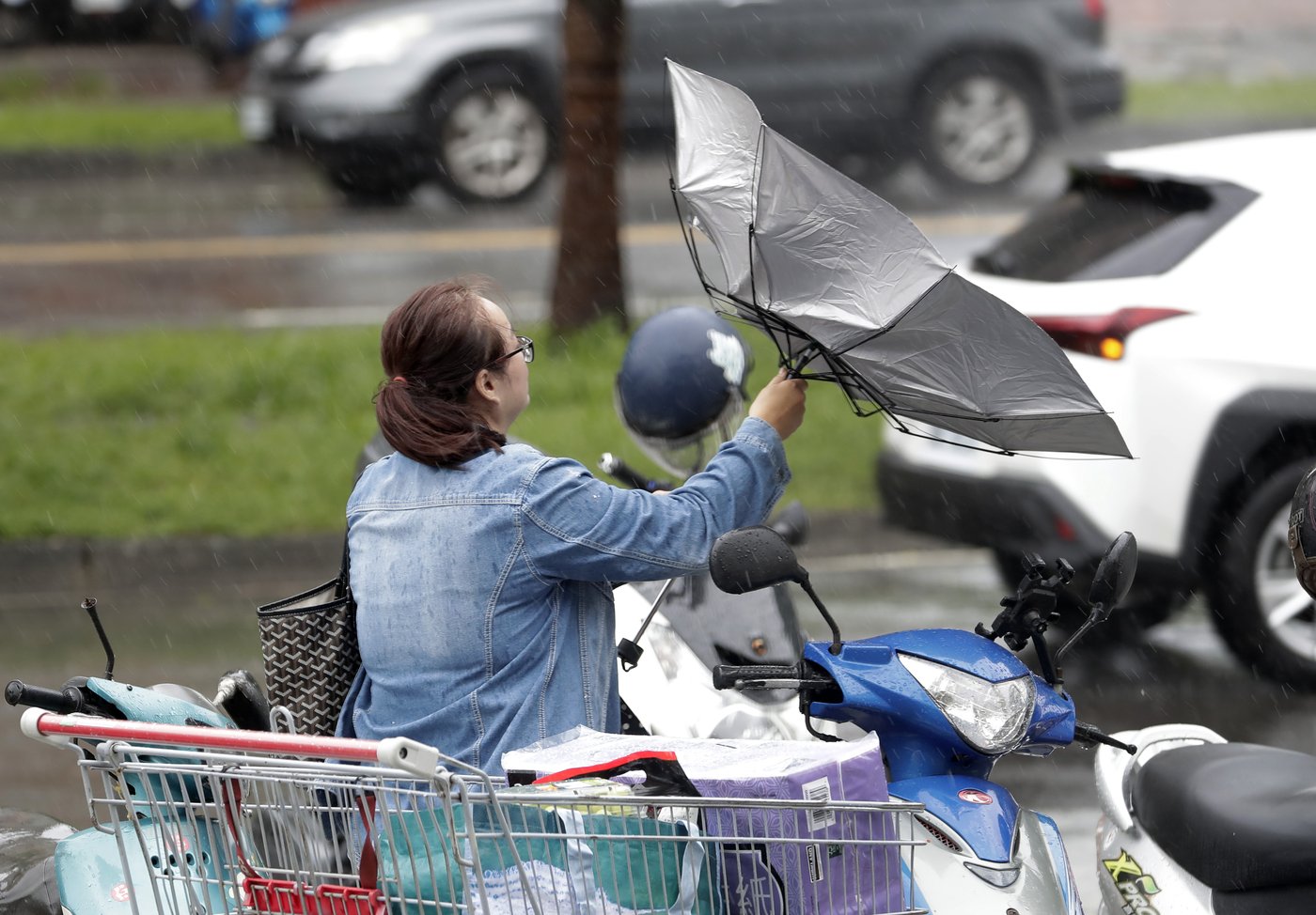 2 dead and thousands evacuated as a typhoon approaches Taiwan | iNFOnews.ca 2 dead and thousands evacuated as a typhoon approaches Taiwan | iNFOnews.ca