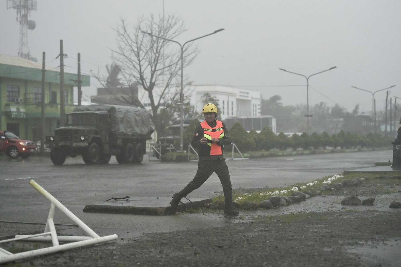 Typhoon Usagi wreaks more damage and misery in Philippines as yet another storm looms | iNFOnews.ca