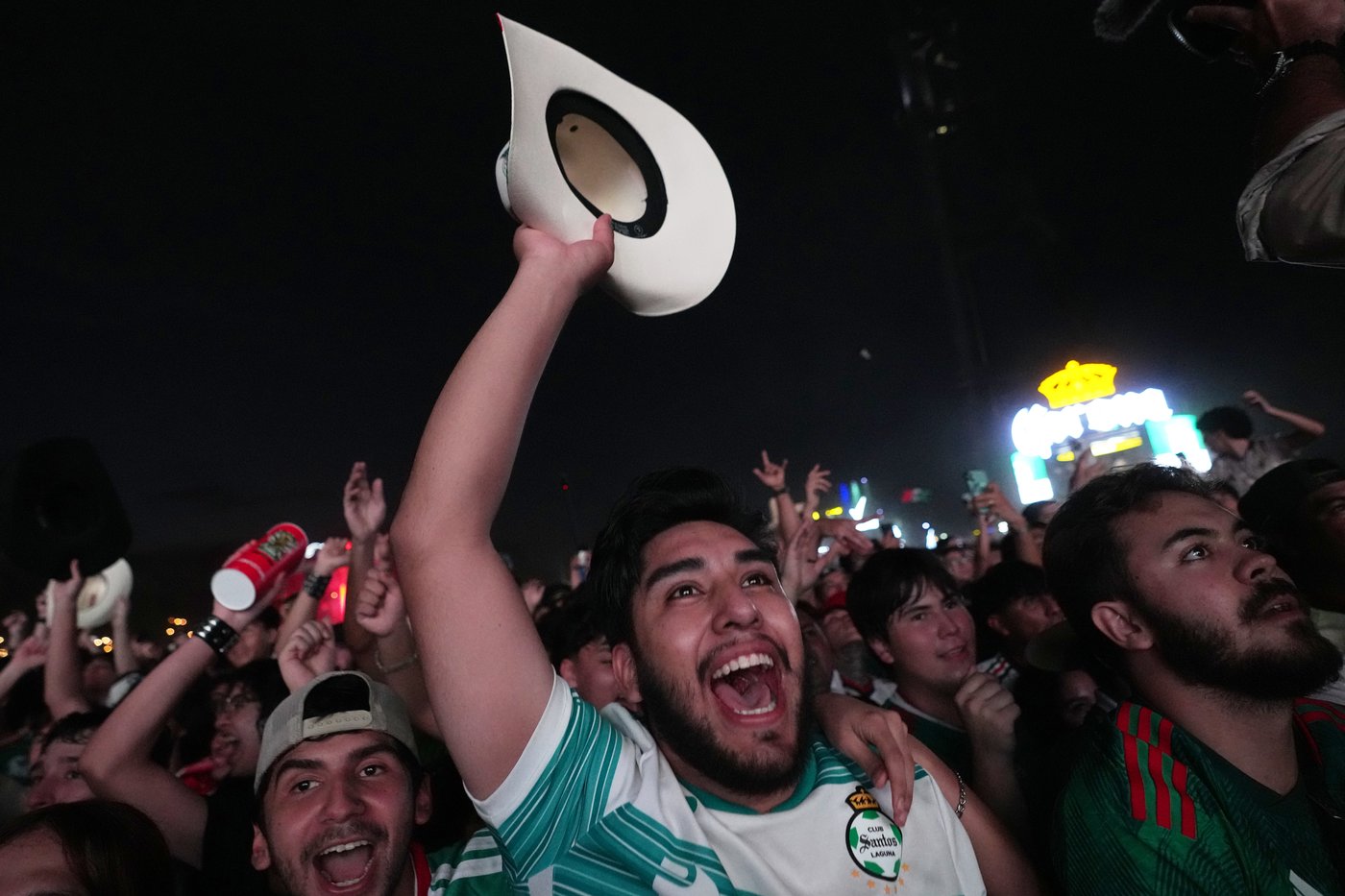 Mexico advances in the World Cup and other top photos from Latin America and the Caribbean | iNFOnews.ca