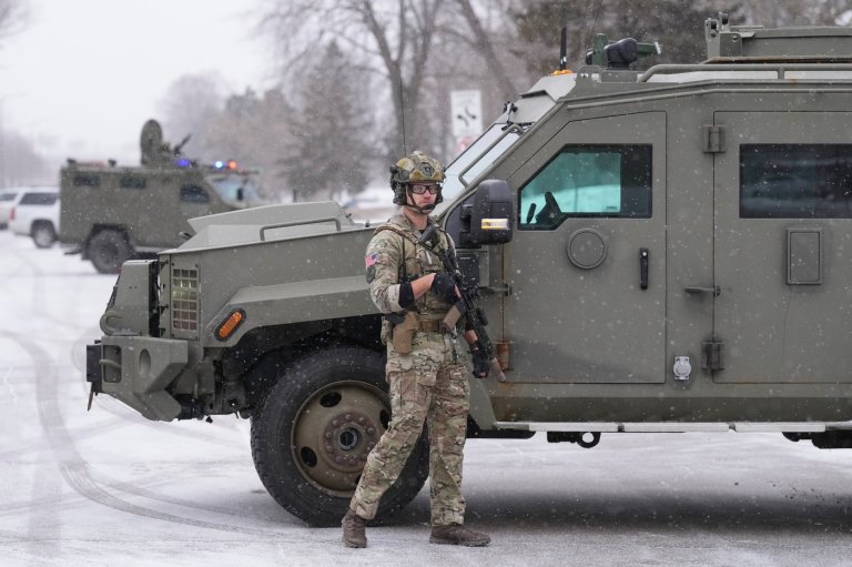 Judge rules feds in Minneapolis immigration operation can’t detain or tear gas peaceful protesters | iNFOnews.ca