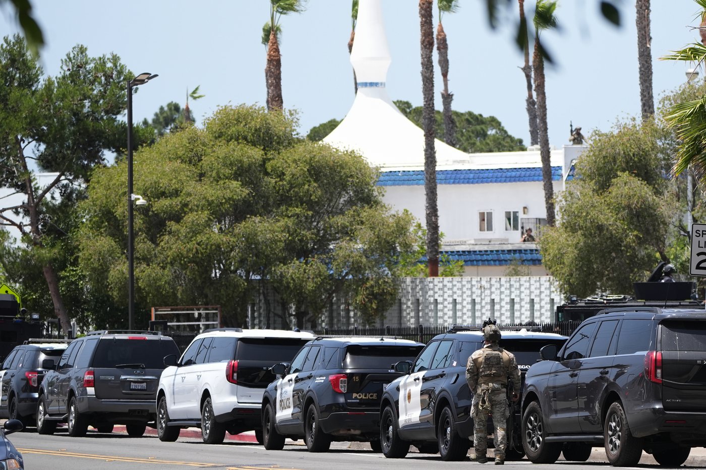 Police: Two suspects kill 3 people at a San Diego mosque before killing themselves | iNFOnews.ca