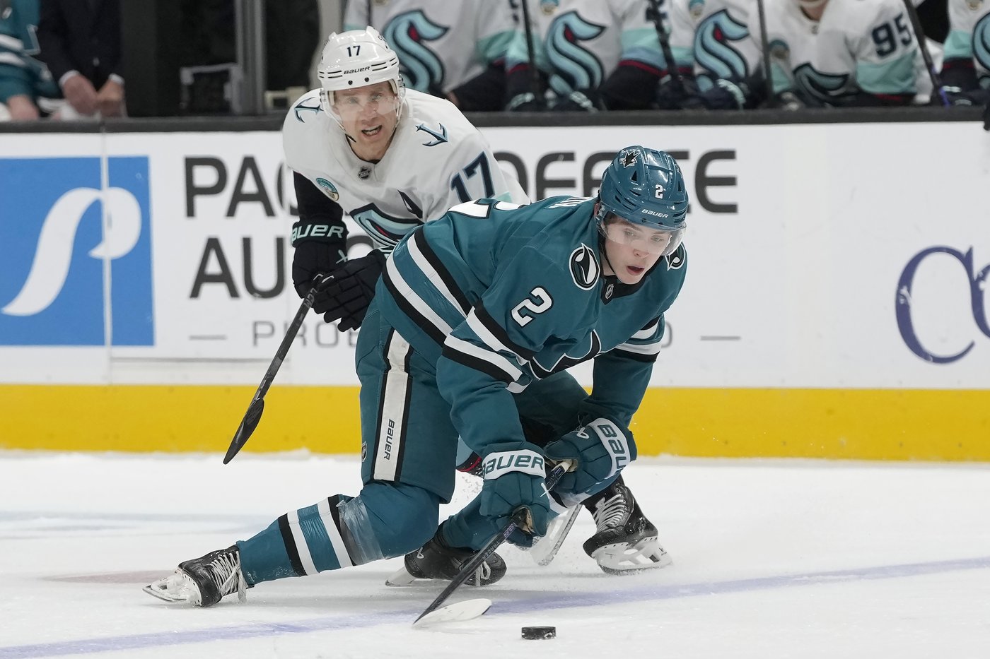 Klim Kostin's Gordie Howe hat trick helps Sharks beat Kraken 8-5 | iNFOnews.ca