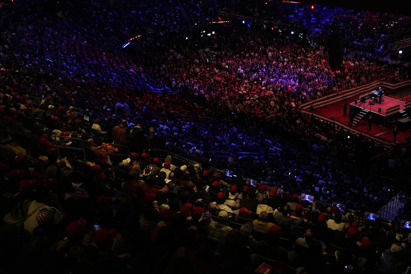 Trump's Madison Square Garden event features crude and racist insults | iNFOnews.ca Trump's Madison Square Garden event features crude and racist insults | iNFOnews.ca