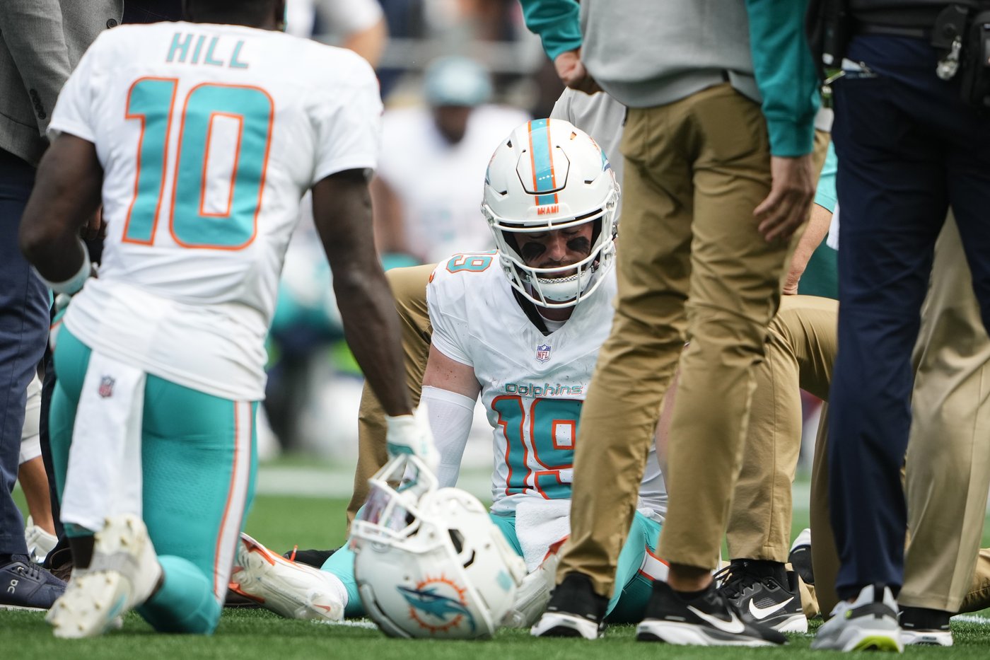 Seahawks roll to 24-3 win over Dolphins as Miami deals with another QB injury | iNFOnews.ca