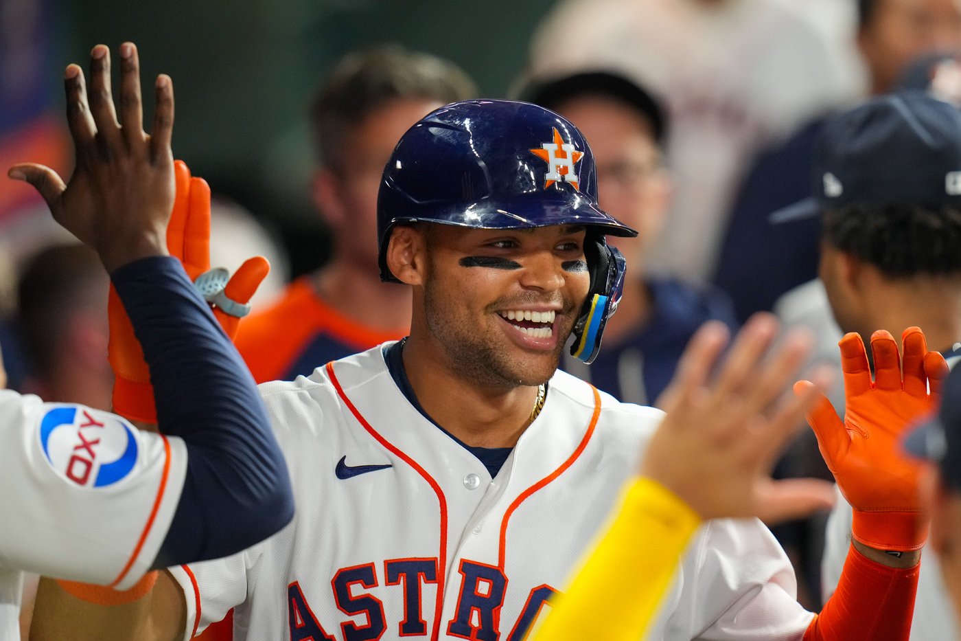 Umpire loses track of count, leading to walk instead of strikeout for Astros' Cam Smith vs. Red Sox | iNFOnews.ca Umpire loses track of count, leading to walk instead of strikeout for Astros' Cam Smith vs. Red Sox | iNFOnews.ca