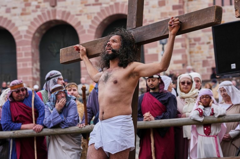 Good Friday around the world, in photos | iNFOnews.ca