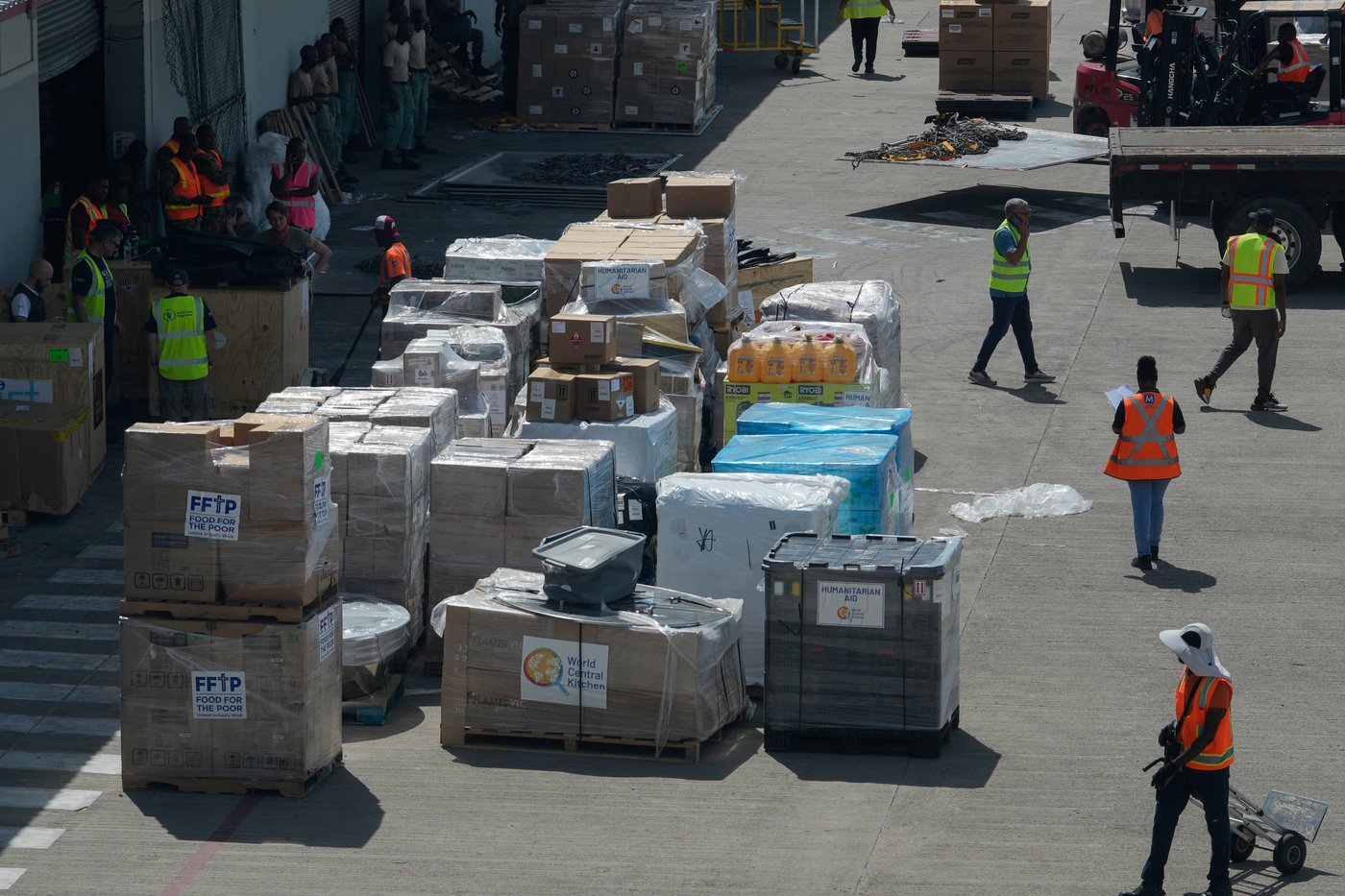 Aid efforts struggle to bring relief to parts of hurricane-stricken Jamaica | iNFOnews.ca Aid efforts struggle to bring relief to parts of hurricane-stricken Jamaica | iNFOnews.ca