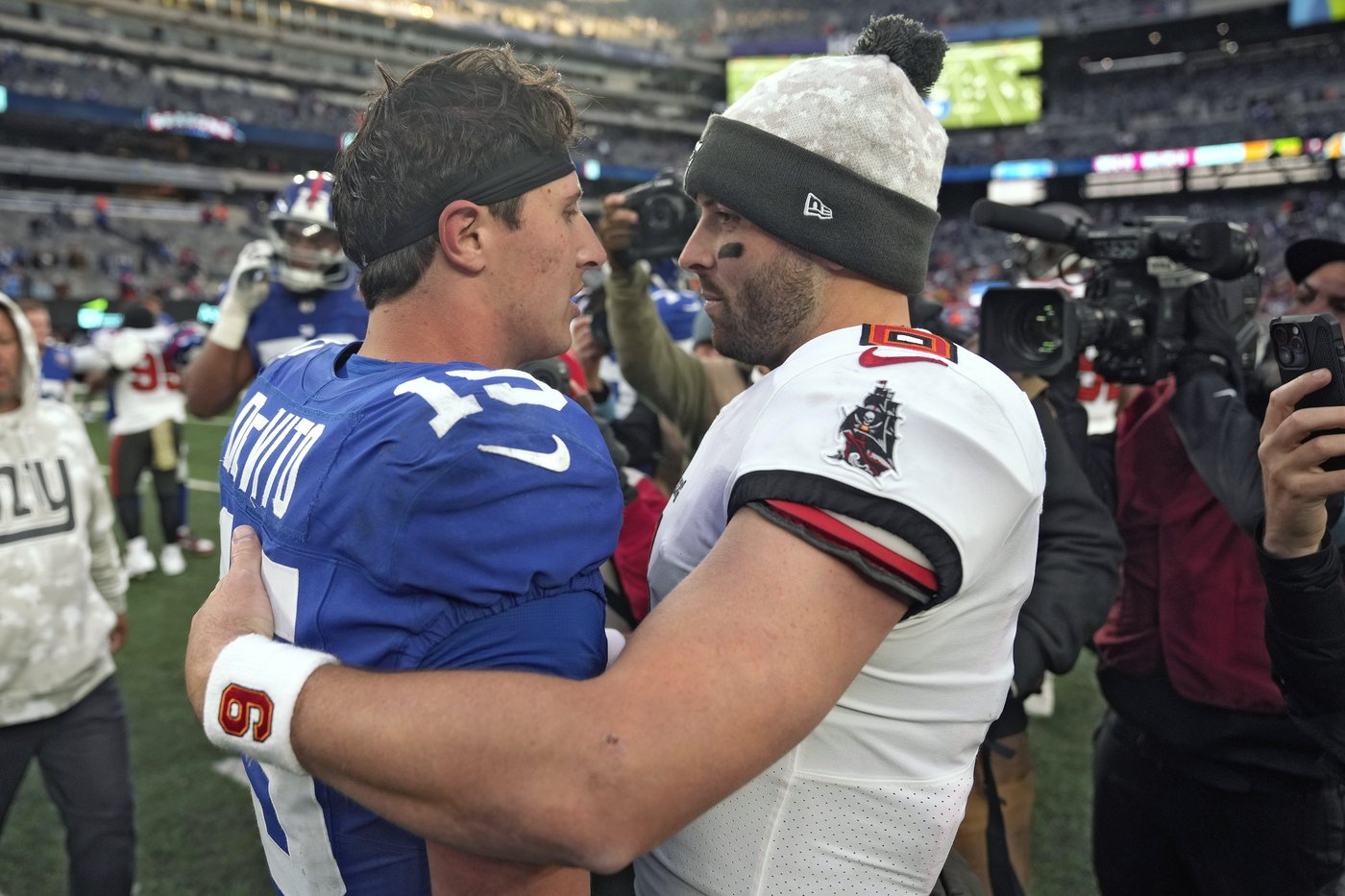 Baker Mayfield mocks Tommy DeVito's celebration as the Bucs embarrass the Giants 30-7 | iNFOnews.ca
