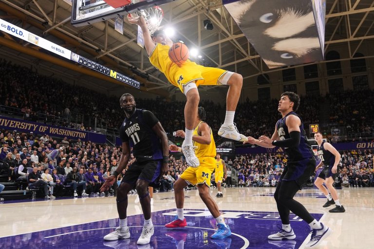 No. 4 Michigan rebounds from 1st loss with 82-72 win at Washington | iNFOnews.ca