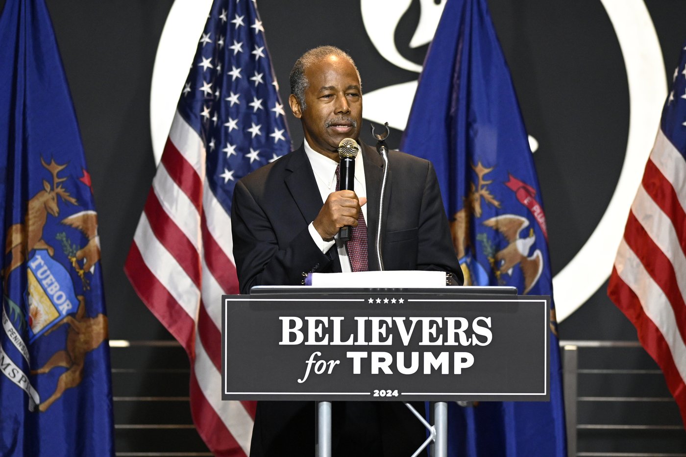 Trump boosts a hard-right Christian worldview that paints the election as 'spiritual warfare' | iNFOnews.ca Trump boosts a hard-right Christian worldview that paints the election as 'spiritual warfare' | iNFOnews.ca